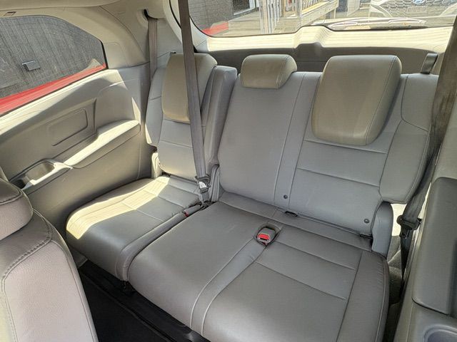 2015 Honda Odyssey Image 17