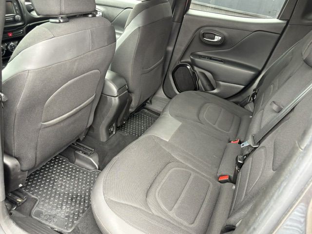 2016 Jeep Renegade Image 15