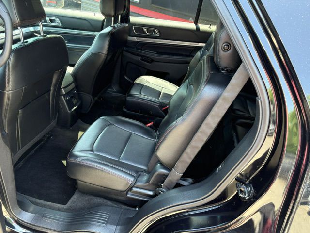 2017 Ford Explorer Image 16