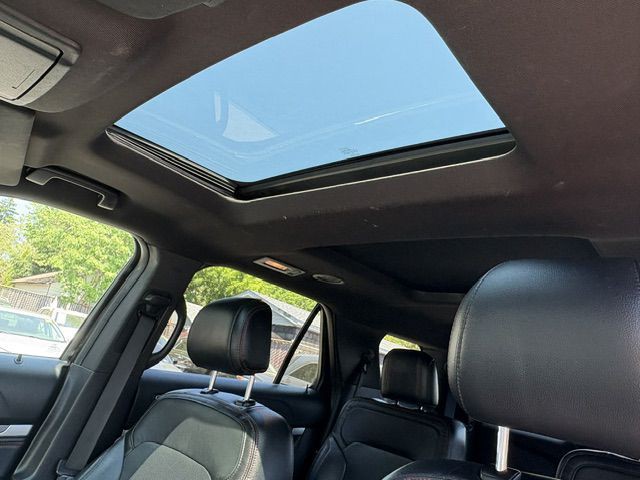 2017 Ford Explorer Image 30