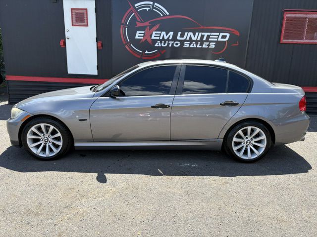 2009 BMW 3 Series Image 2