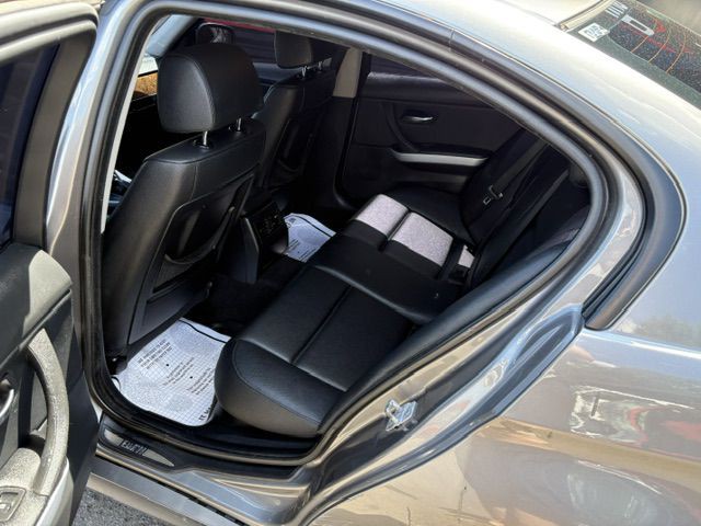 2009 BMW 3 Series Image 13