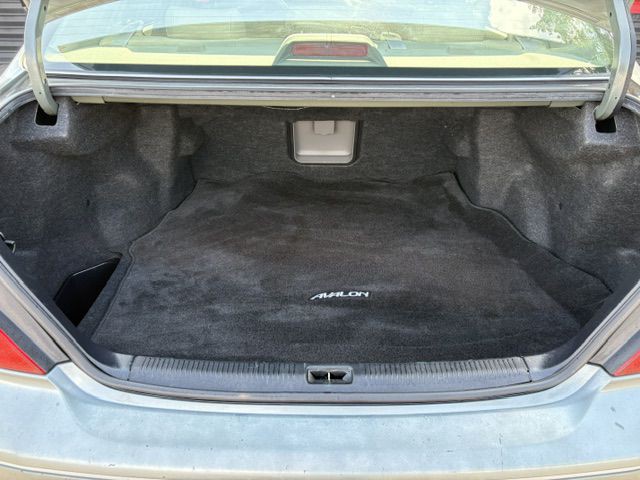 2001 Toyota Avalon Image 10