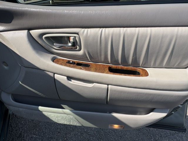 2001 Toyota Avalon Image 19