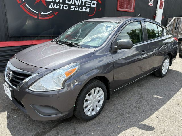 2015 Nissan Versa Image 2