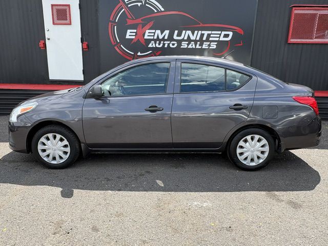 2015 Nissan Versa Image 3