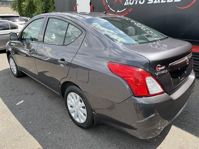 2015 Nissan Versa Image 4