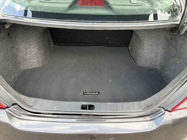 2015 Nissan Versa Image 10