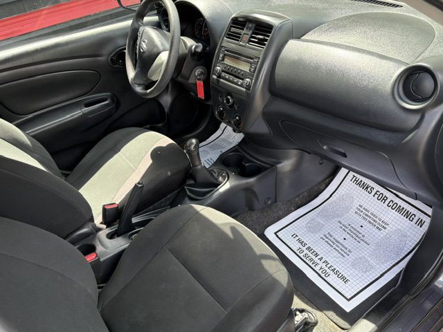 2015 Nissan Versa Image 18