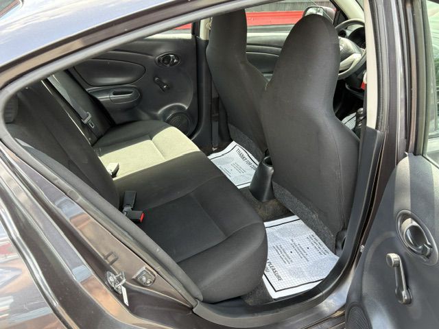 2015 Nissan Versa Image 20
