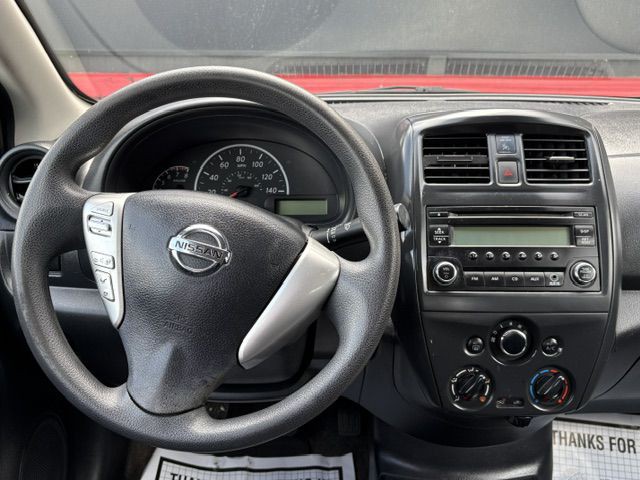 2015 Nissan Versa Image 24