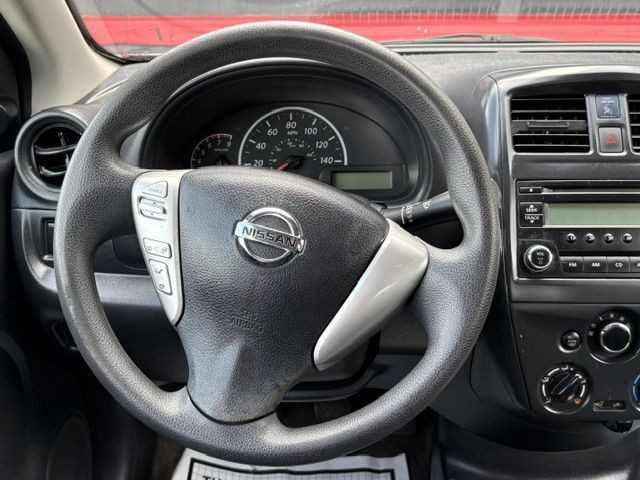 2015 Nissan Versa Image 25