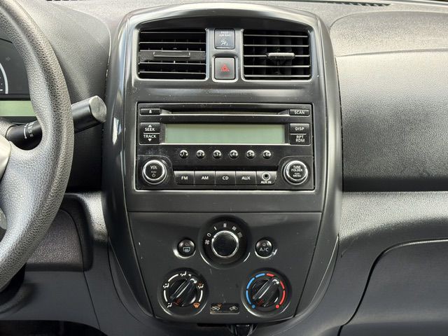 2015 Nissan Versa Image 26