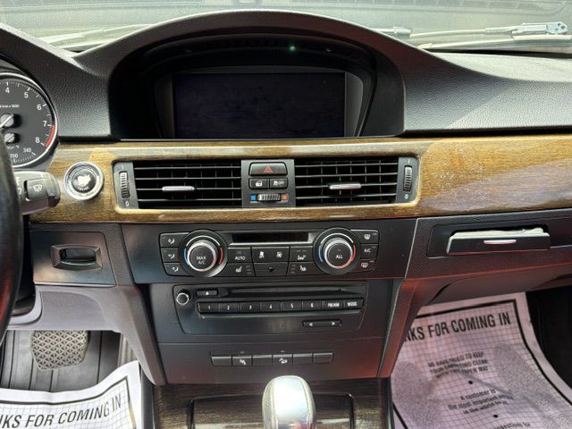 2013 BMW 3 Series Image 21