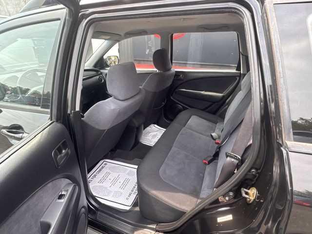 2003 Mitsubishi Outlander Image 14