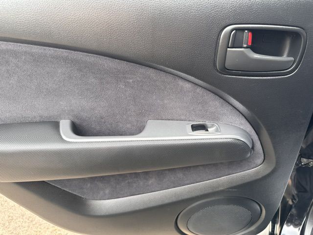 2003 Mitsubishi Outlander Image 16