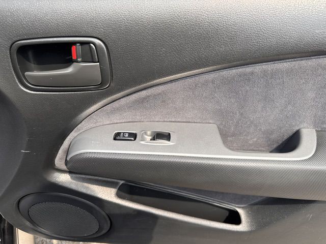 2003 Mitsubishi Outlander Image 19