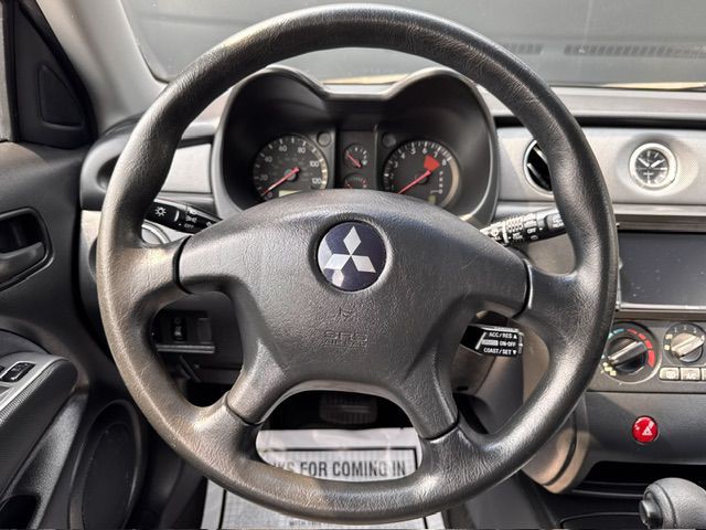 2003 Mitsubishi Outlander Image 25