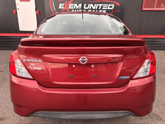 2016 Nissan Versa Image 9