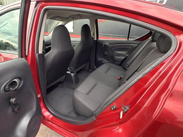 2016 Nissan Versa Image 13