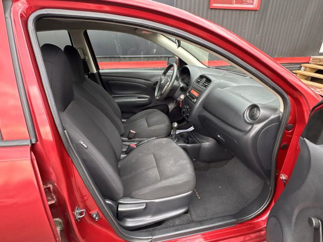2016 Nissan Versa Image 16