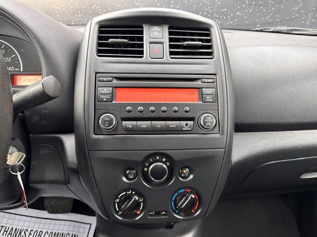 2016 Nissan Versa Image 25
