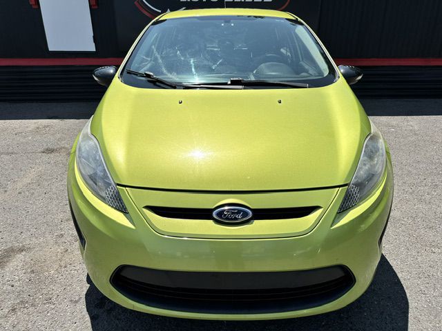 2013 Ford Fiesta Image 8