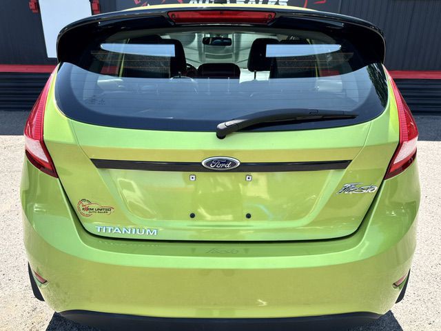 2013 Ford Fiesta Image 9
