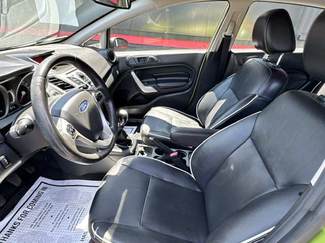 2013 Ford Fiesta Image 12