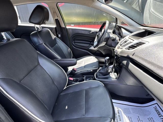 2013 Ford Fiesta Image 18