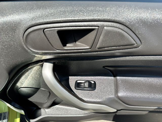 2013 Ford Fiesta Image 19