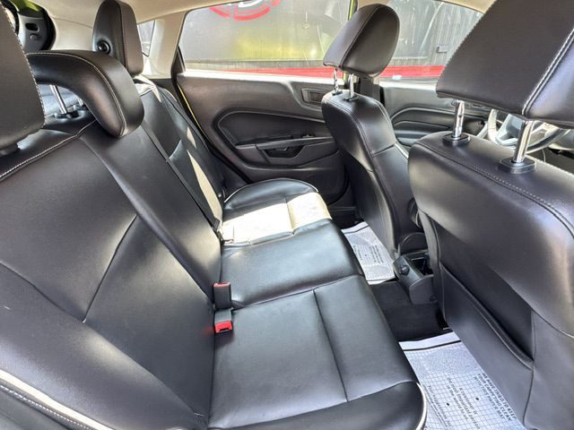 2013 Ford Fiesta Image 21