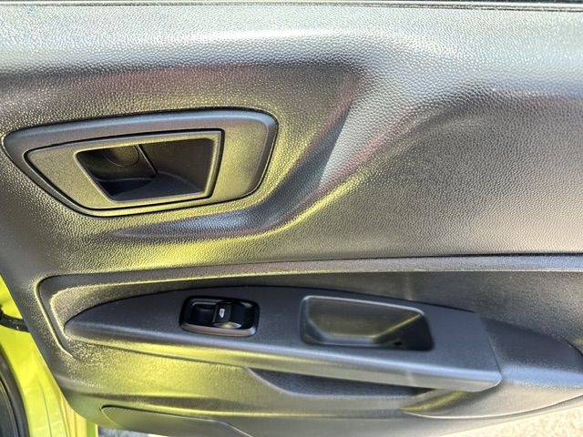 2013 Ford Fiesta Image 22