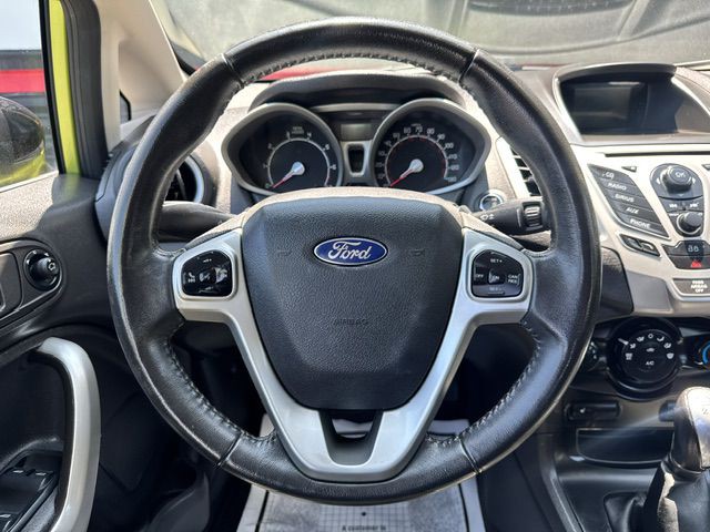 2013 Ford Fiesta Image 25
