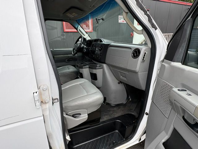 2013 Ford Econoline Image 8