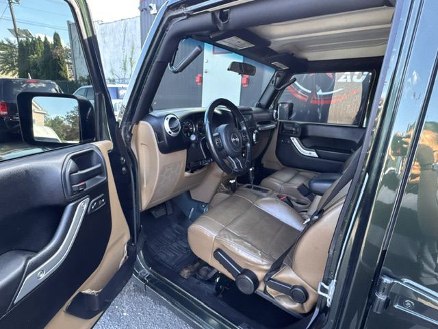 2011 Jeep Wrangler Unlimited Image 10