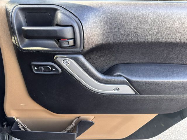 2011 Jeep Wrangler Unlimited Image 18