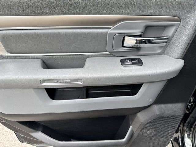 2017 RAM 1500 Image 16