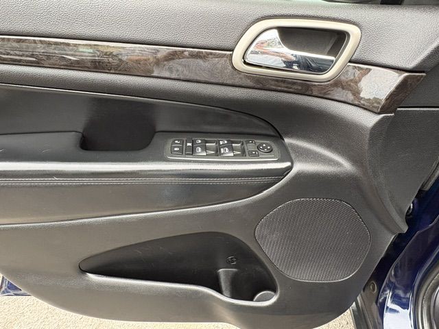 2012 Jeep Grand Cherokee Image 11