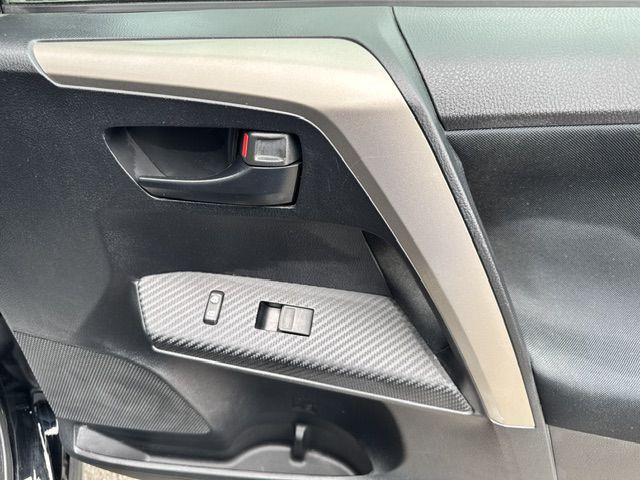 2015 Toyota Rav4 Image 16