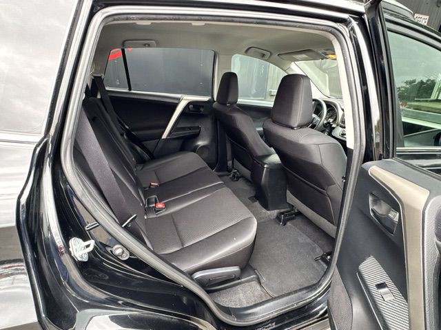 2015 Toyota Rav4 Image 17