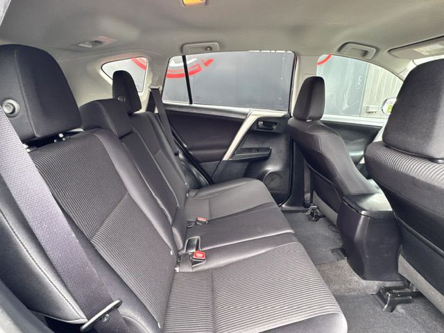 2015 Toyota Rav4 Image 18