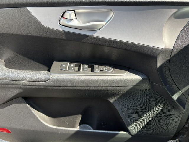 2023 Kia Forte Image 13