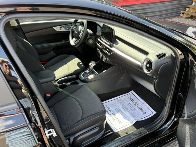 2023 Kia Forte Image 17