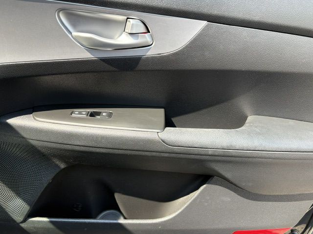 2023 Kia Forte Image 19