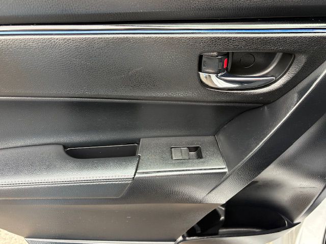 2018 Toyota Corolla Image 16