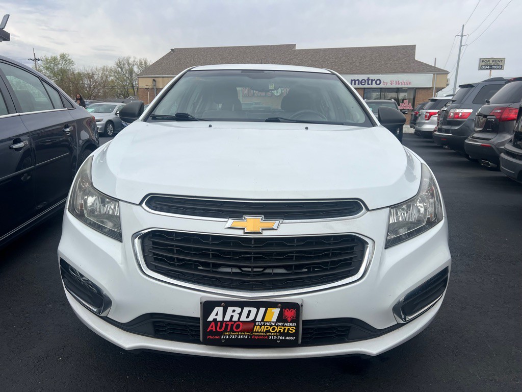 2015 Chevrolet Cruze Image 2
