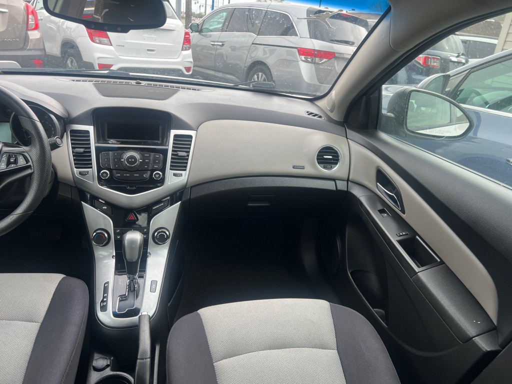 2015 Chevrolet Cruze Image 8