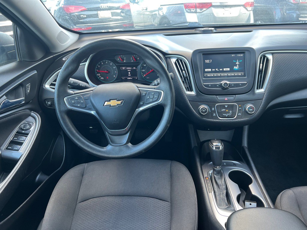 2018 Chevrolet Malibu Image 8