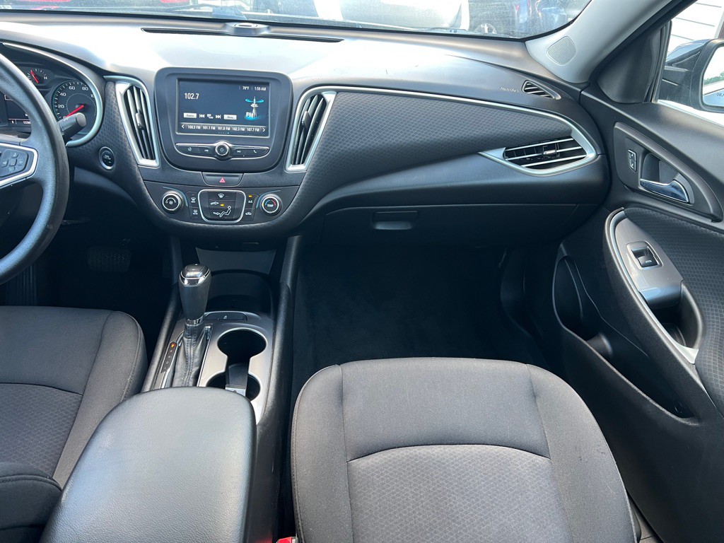 2018 Chevrolet Malibu Image 9